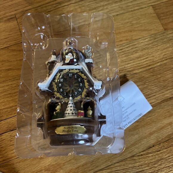 HALLMARK 2015 SANTA'S MAGIC CUCKOO CLOCK CHRISTMAS ORNAMENT NIB - Picture 4 of 4